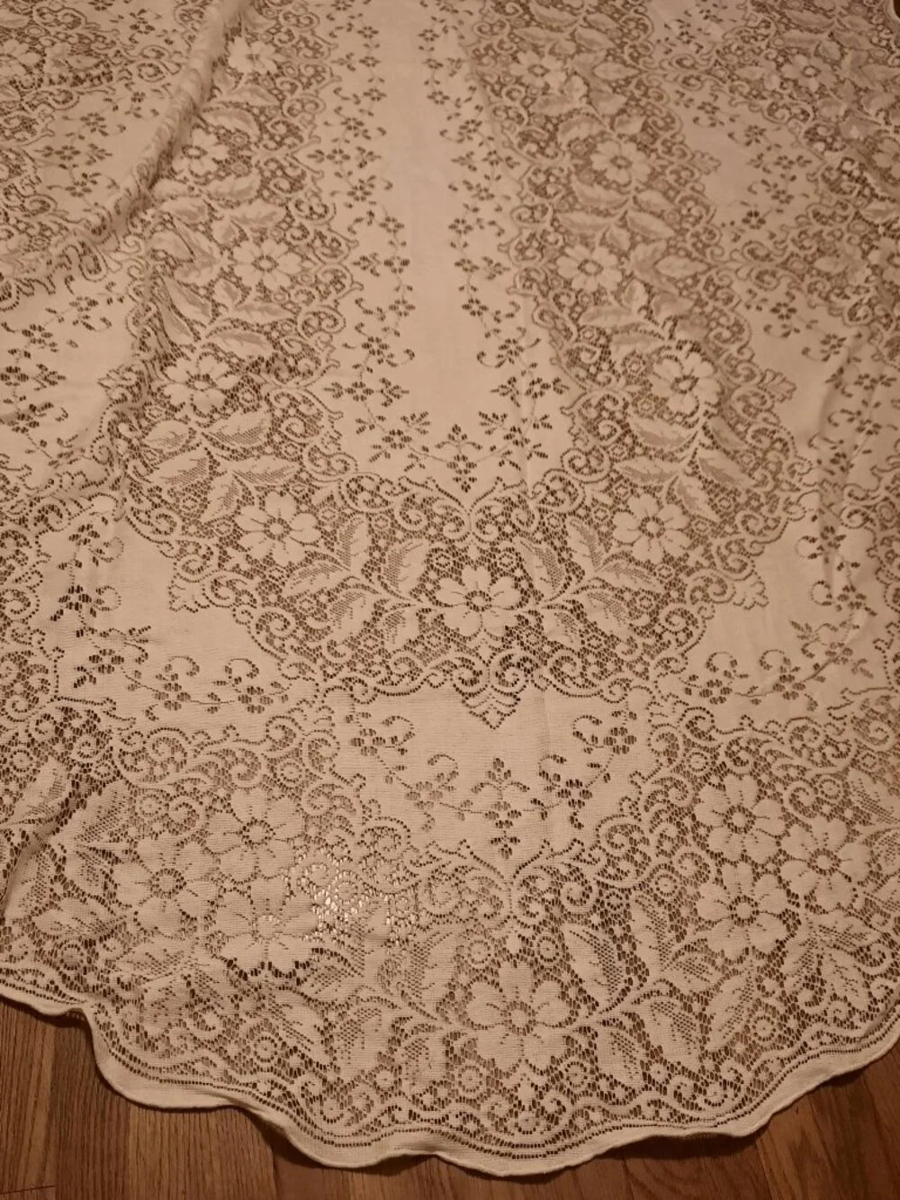 Vintage Off White Lace Tablecloth 68x112 Oval Floral Scalloped Edge Large